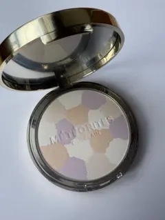 GUERLAIN メテオリット コンパクト 01のサムネイル