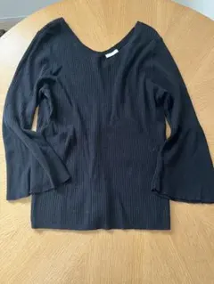 GU リブニット フレアスリーブ Vネック ブラック