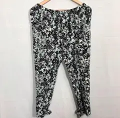 Lilka リルカ️ パンツ ズボン レディース Mサイズ 花柄 総柄 白 黒