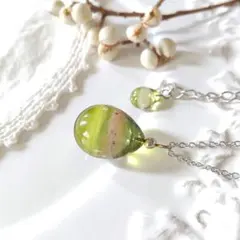 手作り雫ガラスの大きめ一粒ネックレス(銀色)レモンイエロー 黄色 ライム 檸檬