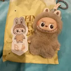 LABUBU イニシャルラブブ　B