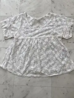 美品 花柄レースフレアトップス ホワイト クロスカンパニー