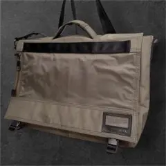 DIESEL archive 00s y2k メッセンジャーバック カーキ　ロゴ