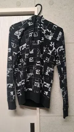 希少！THE NORTH FACE グラフィックパーカー S/P