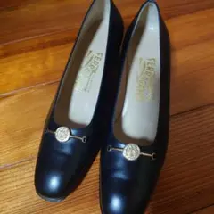 Ferragamo 黒 レザー パンプス23cm