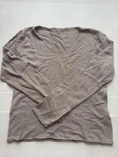 未使用品APILLON ベージュ Vネック 長袖ニット Mサイズ