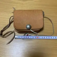 ブラウンレザー フラップ式小物入れ