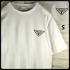 【即完売】プラダ 三角プレート コットン ロゴT ホワイト 現行 ワンポイントのサムネイル