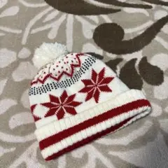 赤と白の雪の結晶ニット帽子