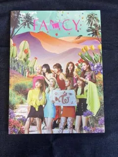 TWICE まとめ売り　ポスター、CD、カード、雑誌、ミニペンライト 2025年最新】TWICEミニポスターの人気アイテム - メルカリ