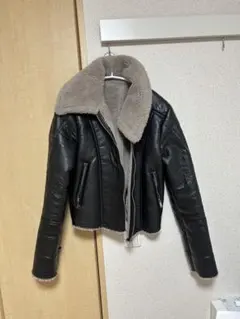ボア襟付きブラックレザーライダースジャケット