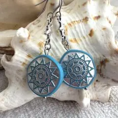 ハンドメイド 青い太陽モチーフピアス761