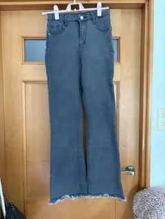 グレー ブーツカットデニム Mサイズ フリンジ裾