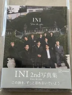 INI　応募券つき2nd写真集「Viva la vita」HMV限定カバー