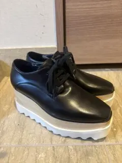 本日限定価格✨ステラマッカートニー エリス 35 シューズ ブラックのサムネイル