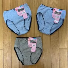 【新品、Casual Shorts】レディース用パンツ　ショーツ　３枚セット　M