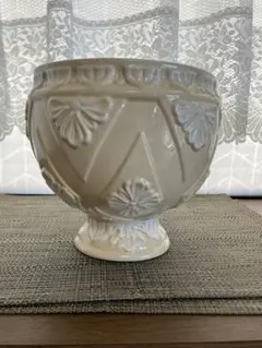 クリーム色 花器 陶器 花模様