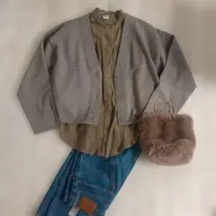 オリーブ色 フリル付き長袖シャツ