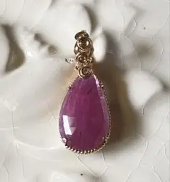 鑑別書付】天然ルビー 2.6ct ペンダントトップ非加熱 ギニア産K18GP① 