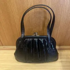 黒 フリルデザイン バッグ