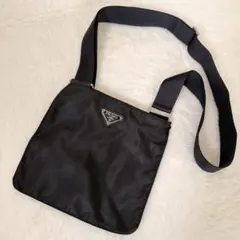 美品 プラダ ショルダーバッグ サコッシュ ナイロン 黒 三角ロゴ PRADA