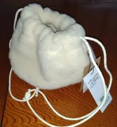 ✨新品✨アイボリー　ファー巾着