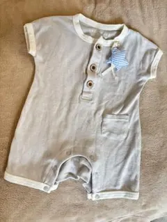 グレー ボタン付きロンパース　バースデイ　ロンパース　60 70