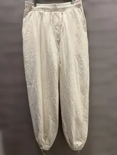 【GU】カットソーバギーパンツ オフホワイト M（裾ドローコード付）