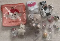 ⑥めじるしアクセサリー　ガチャガチャ　カプセルトイ　しろうさ　はなかっぱ　キティ