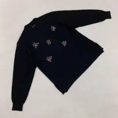 PALLS PYRA刺繍入り セータークルーネック 長袖ブラック M