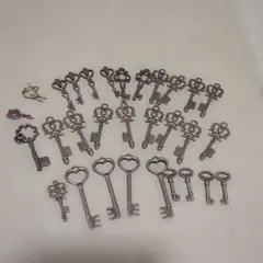 鍵 チャーム 30個セット 金古美