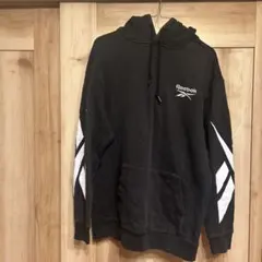 Reebok リーボック 袖ロゴ プルオーバーパーカー