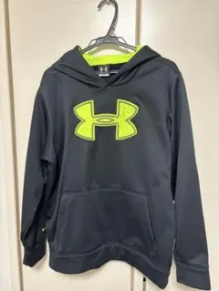 UNDER ARMOUR YXL フード付きパーカー 黒/蛍光イエロー