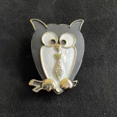 【19】フクロウのブローチ　ポップ感　ヴィンテージ