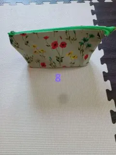 ハンドメイド 花柄布製ポーチ 緑色ファスナー