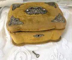 Item thumbnail for item a927f824-18cb-44e1-b9e9-98a6783a6c1e