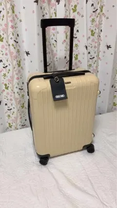 極美品 RIMOWA アローズ別注 ミルクティーベージュ リバティ柄 機内サイズ 極美品 RIMOWA アローズ別注 ミルクティーベージュ リバティ柄 機内