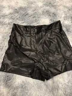 SHEIN ブラック合成皮革ショートパンツ Lサイズ