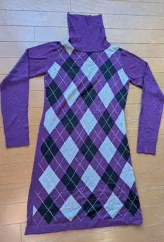 アーガイル柄 紫 タートルネック セーター