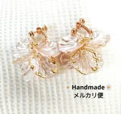 995.お花イヤリング✾匿名配送✾揺れるピンクベージュ花弁✾ゴールド