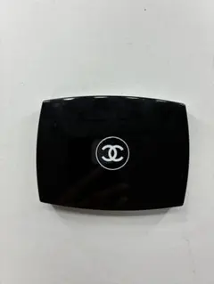 CHANELアイシャドウのサムネイル