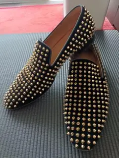 【美品】Christian Louboutin クリスチャンルブタン　ゴールドのサムネイル