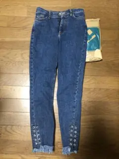 CALZEDONIA ジーンズのサムネイル