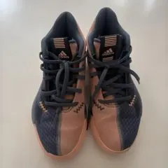 adidas バスケットボールシューズ ピンク/ネイビー