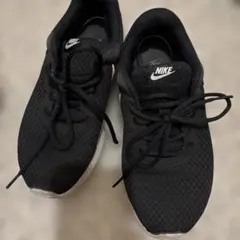 【美品】NIKE スニーカー ブラック レディース　25cm