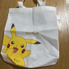 【美品】ポケモン ピカチュウ 不織布 トートバッグのサムネイル