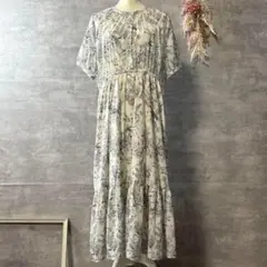 Alotta 線画タッチ花柄ギャザー切替ワンピース　半袖　大きいサイズ　4L