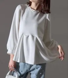 新品　each ペプラムスウェット ホワイト