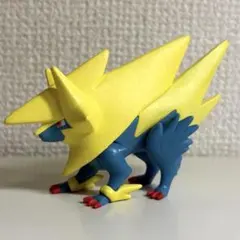 ポケモン メガライボルト モンコレ フィギュア メガシンカ