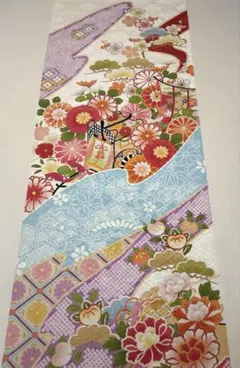 京友禅　はぎれ〈5993〉御所車　牡丹　梅　撫子　白地模様　Kyo yuzen